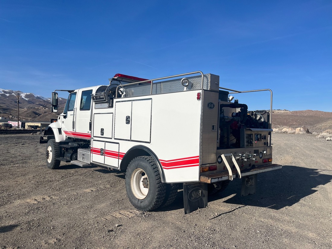 2003 International 7400 - Image 3